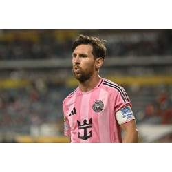 Lionel Messi voltou a bater um livre perfeito no Mundial de Clubes